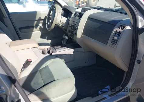 2008 Ford Escape Xlt z USA, uszkodzony, nr VIN 1FMCU03Z98KA16236